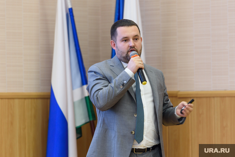 По словам Ильи Тугбаева, людей пугают недостоверной информацией