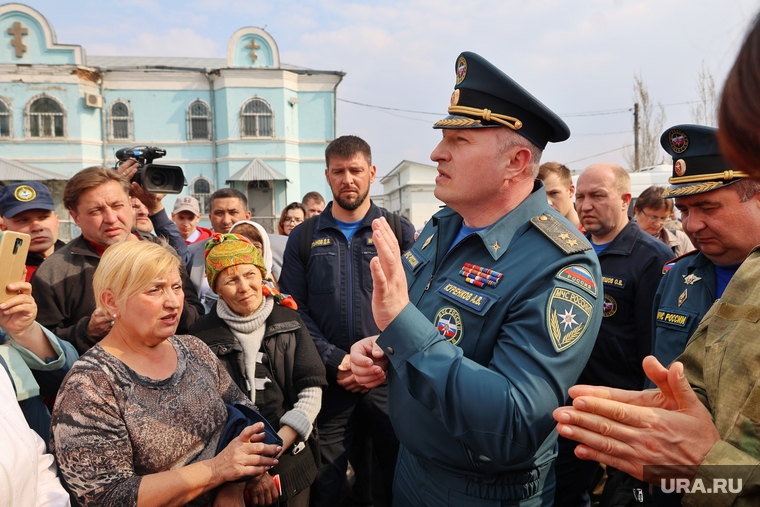 Из-за пожаров в регион три раза приезжал глава МЧС Александр Куренков