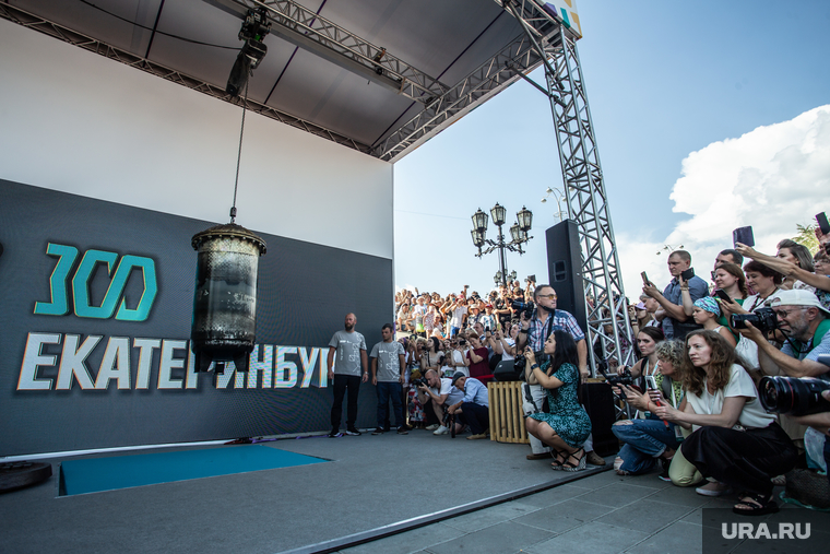 На второй день было извлечение капсулы времени, которая была под землей 50 лет