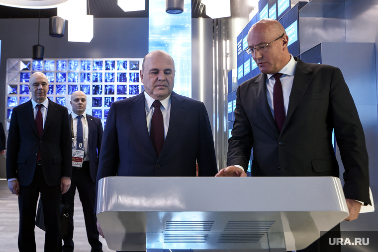 Чернышенко провел экскурсию Мишустину по павильону координационного центра правительства