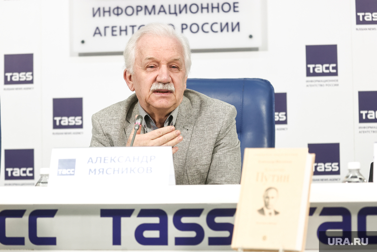 Автор книги Мясников отметил, что его труд не содержит привязки к предстоящим президентским выборам, а также никаких оценок