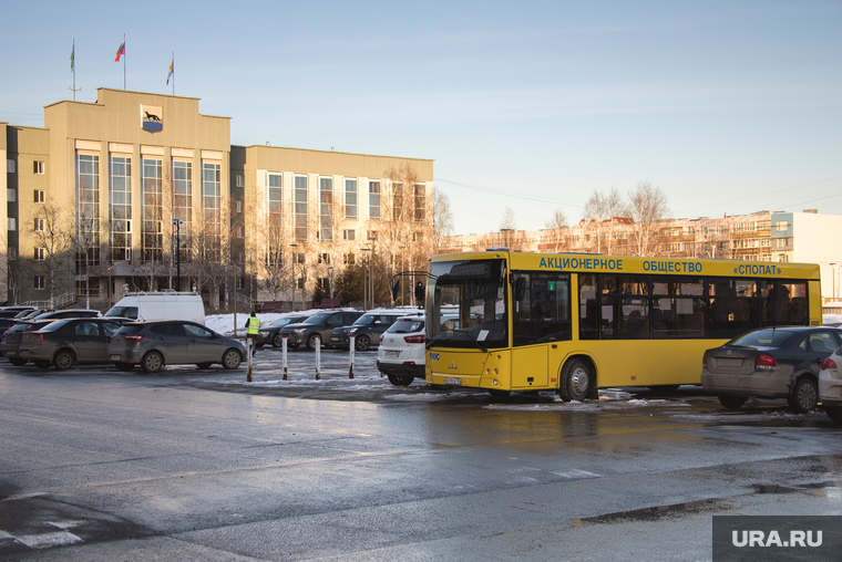 Нефтяной генерал спасает сургутские автобусы