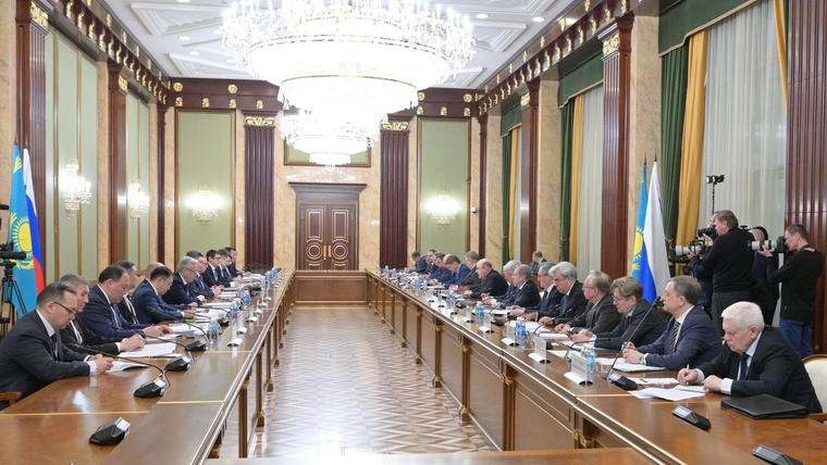 Премьер-министр Казахстана посетил Россию вместе с ключевыми фигурами правительства республики
