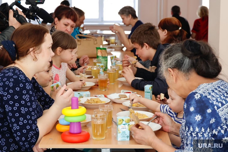 В ПВР у людей трехразовое питание