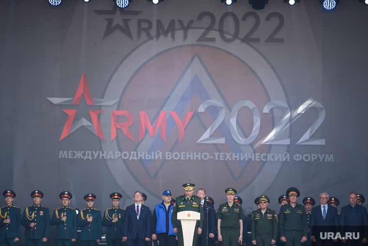 Рустам Миннекаев считается соратником экс-командующего войсками округа