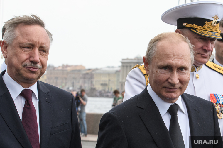 Путин (справа) и Беглов (слева) обсудили темы, касающиеся Санкт-Петербурга и его развития