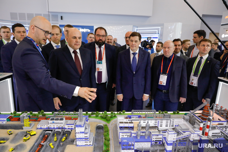 Премьер-министру Михаилу Мишустину представили макет современного предприятия