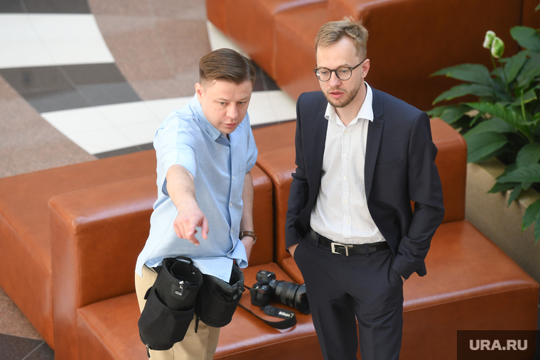 Дмитрий Катаржин (справа) вышел на работу в начале недели