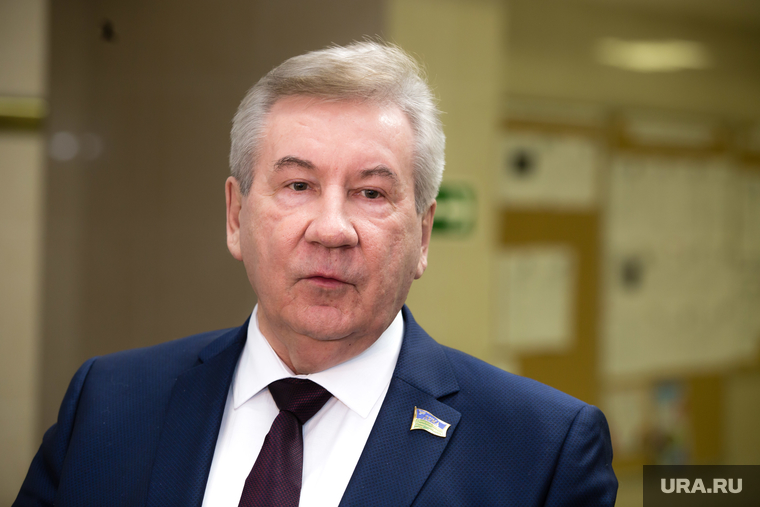 Борис Хохряков уговаривал депутатов не превращать заседание думы ХМАО в цирк