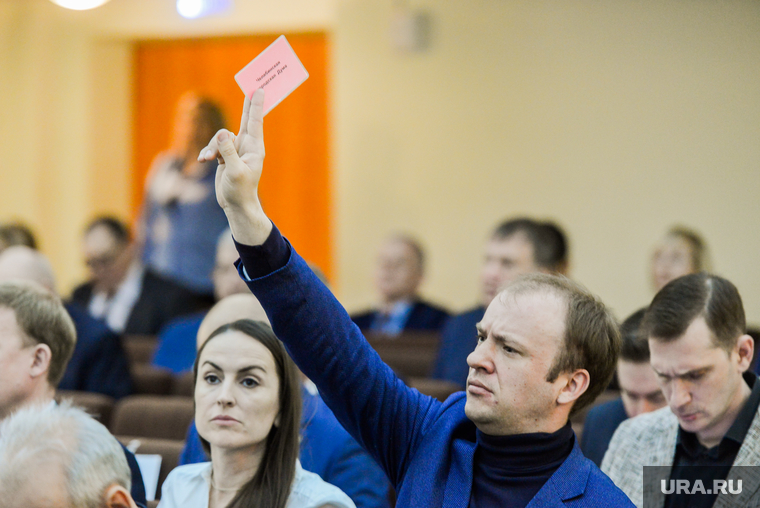 Владимир Корнев намерен сохранить мандат гордумы любой ценой