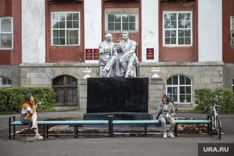 Главный вуз региона тонет в пересудах и интригах