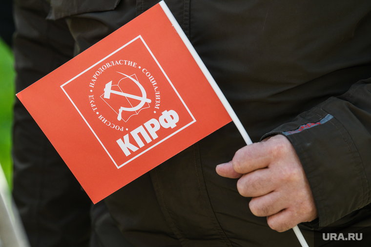 В КПРФ почти все деньги уходят на зарплаты