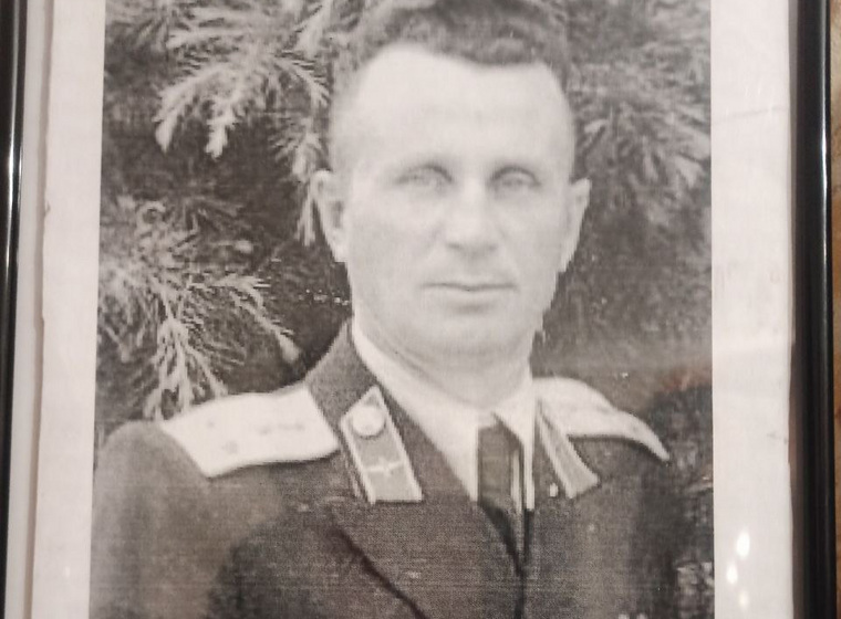 Прадед Виктора — Борис Викторович Гашев — был капитаном авиационного полка