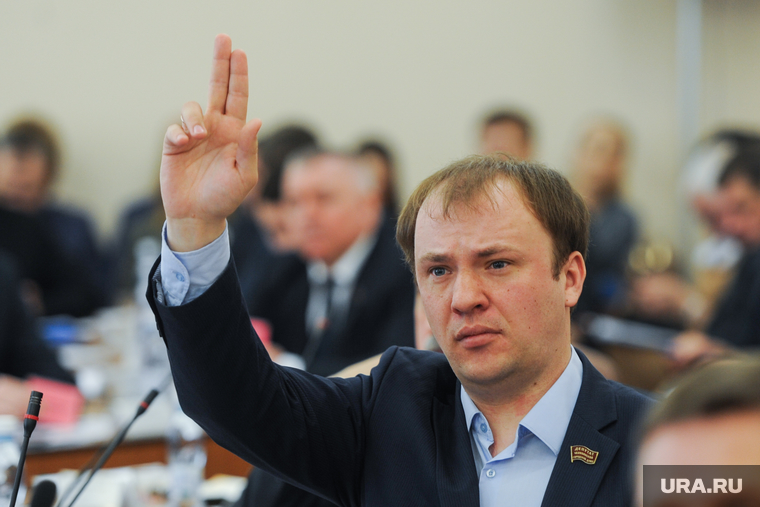 Владимир Корнев получил повод «вставить шпильку» бывшему коллеге
