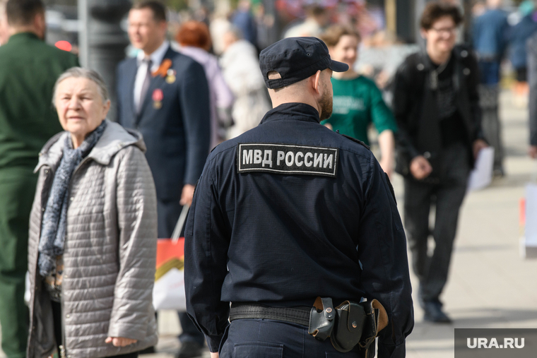 Новые кадры простимулировали деньгами