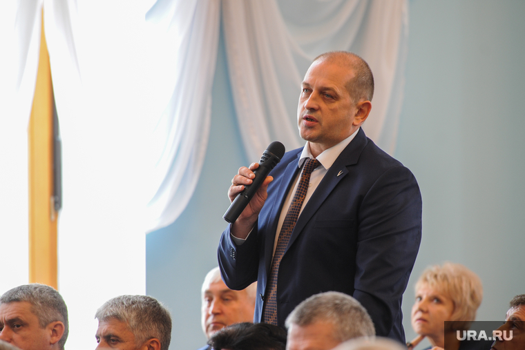Вячеслав Жилин решил, что ему стоить сохранить мандат депутата горсобрания Златоуста