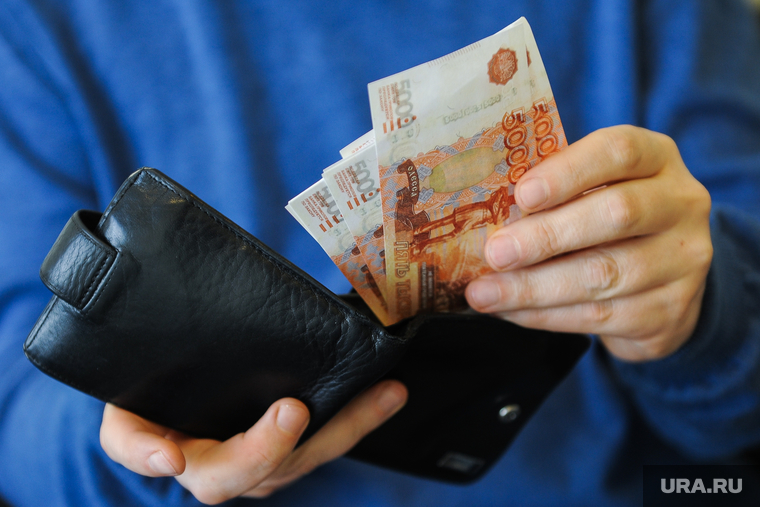 Вынимать крупные суммы из своих кошельков депутатам проблематично