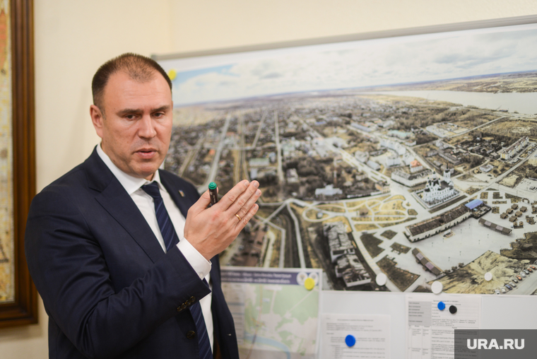 Мэр Тобольска Петр Вагин удивился тому, что в его городе красные бордюры