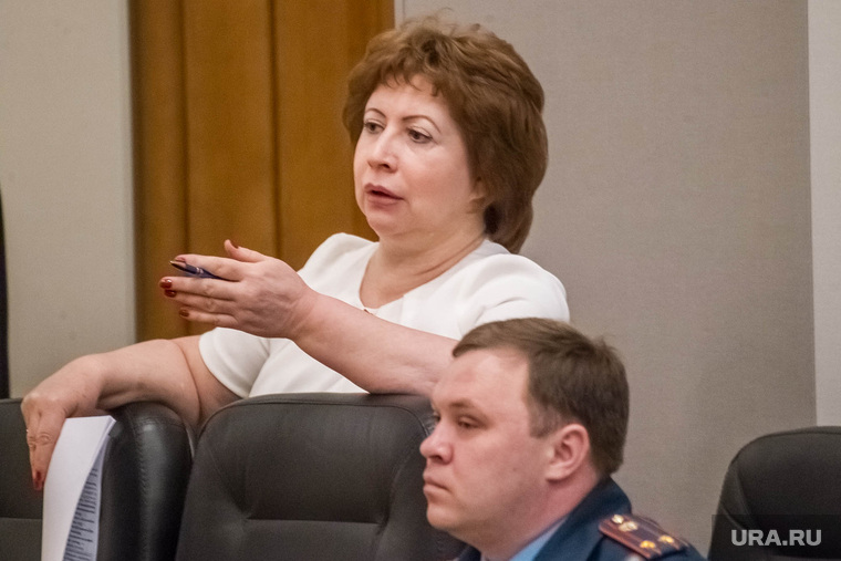 Заседание межведомственной комиссии по аварийному дому на Харьковской, 52а. Тюмень, теплоухова лариса