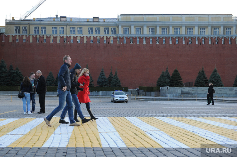 Разметка на Красной площади. Москва, город москва, кремлевская стена
