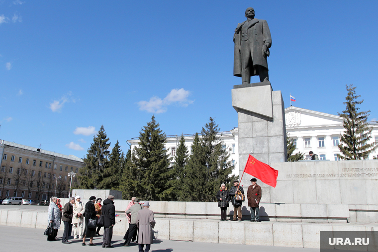 курган. курганская площадь ленина. курган. памятник ленину в кургане на площади. курган.
