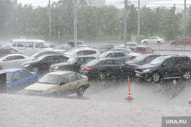 Паводок. Челябинская область, парковка, стоянка, потоп, наводнение, ливень, дождь