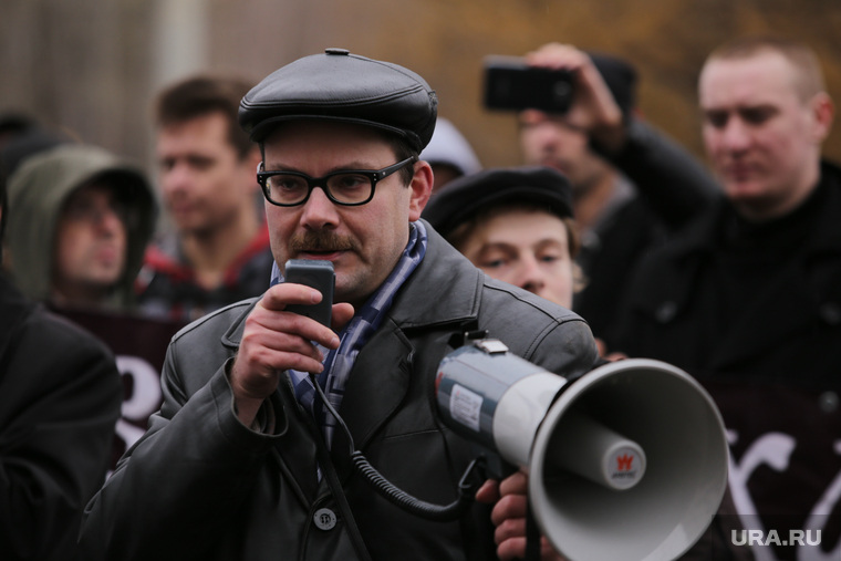 "Русский Марш" в день Народного единства на Уралмаше. Екатеринбург, рупор, мегафон, громкоговоритель, матюгальник, репродуктор