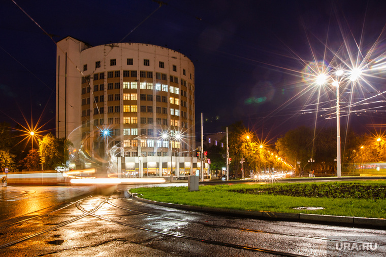 Ночь музеев 2015. Екатеринбург, фонари, гостиница исеть, город екатеринбург, ночные огни, вечер