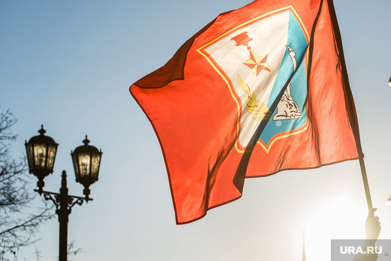Митинг по случаю годовщины присоединения Крыма к России. Екатеринбург, крым наш, флаг