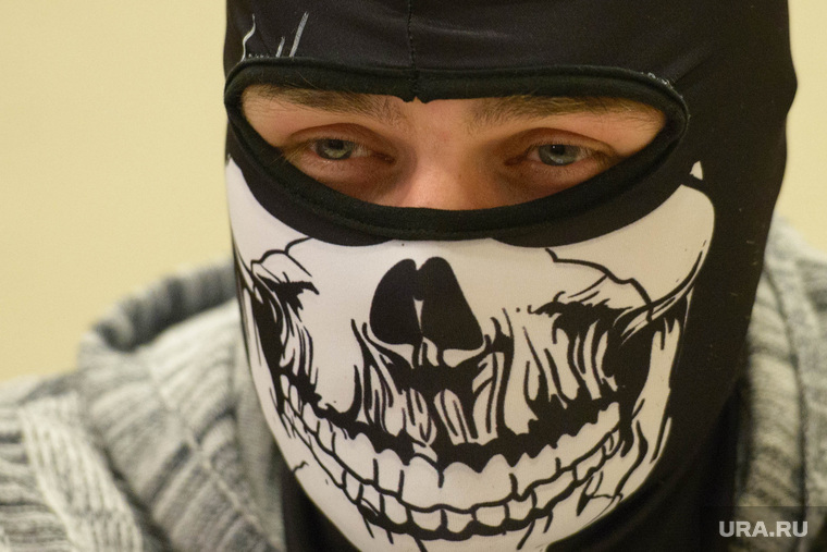 Прессуха с добровольцами на юго-восток Украины. Екатеринбург, маска, беня, скрывает лицо