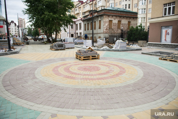 Улица Красноармейская. Екатеринбург, тротуарная плитка, улица красноармейская
