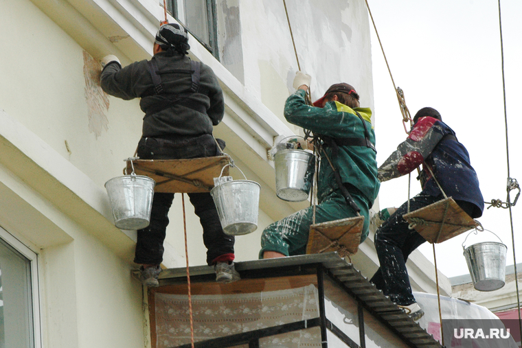Дом с проблемными балконами. Челябинск., маляры, косметический ремонт, альпинисты, верхолазы, штукатуры