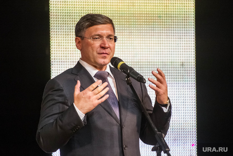 Якушев поздравляет Уватнефтегаз. Тюмень, якушев владимир, портрет