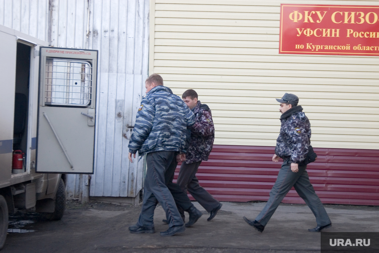 СИЗО-1«день открытых дверей» для СМИ и пресс-конференция начальника УФСИН
Курган
31.10.2013г, сизо, автозак