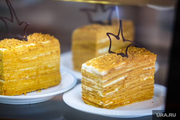 Кафе "Manolo пряник". Екатеринбург, торт, корона, пирожные, сладости, наполеон, еда