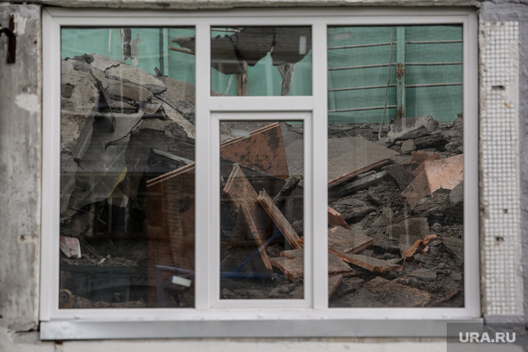 брифинг по обрушению крыши в школе Сургут, обрушение, окно