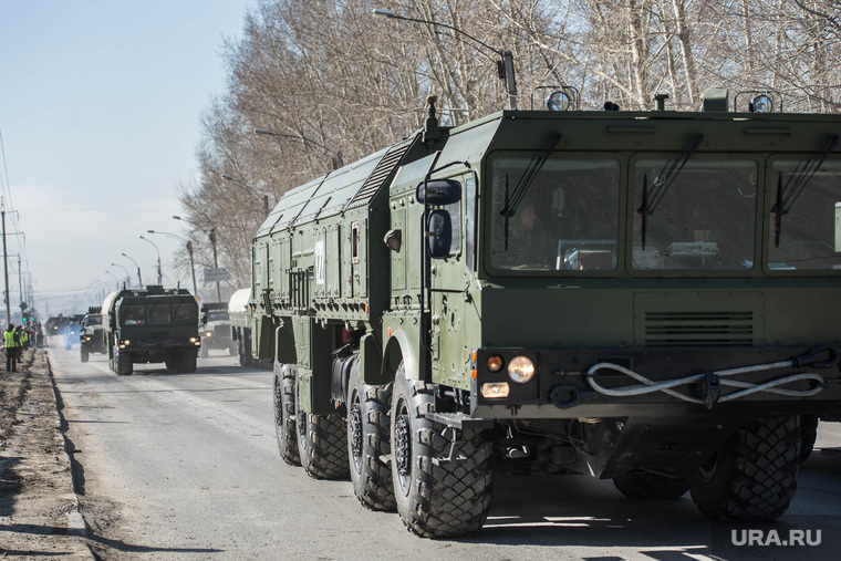 Первая репетиция юбилейного Парада Победы в Екатеринбурге на 2-ой Новосибирской, военная техника, ракетный комплекс, искандер