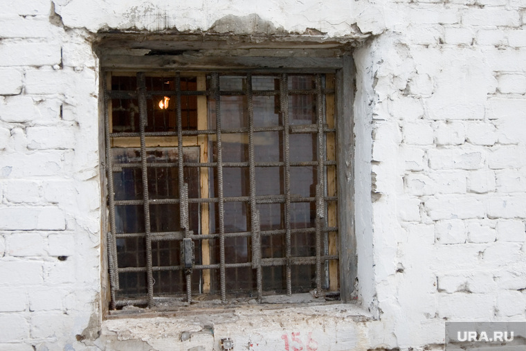 СИЗО-1«день открытых дверей» для СМИ и пресс-конференция начальника УФСИН
Курган
31.10.2013г, сизо, тюрьма, решетка на окне, окно
