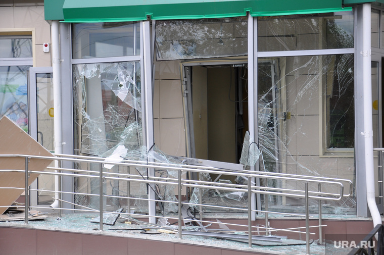 Взрыв Сбербанк Курган. 28.07.2014, выбитые стекла, последствия взрыва