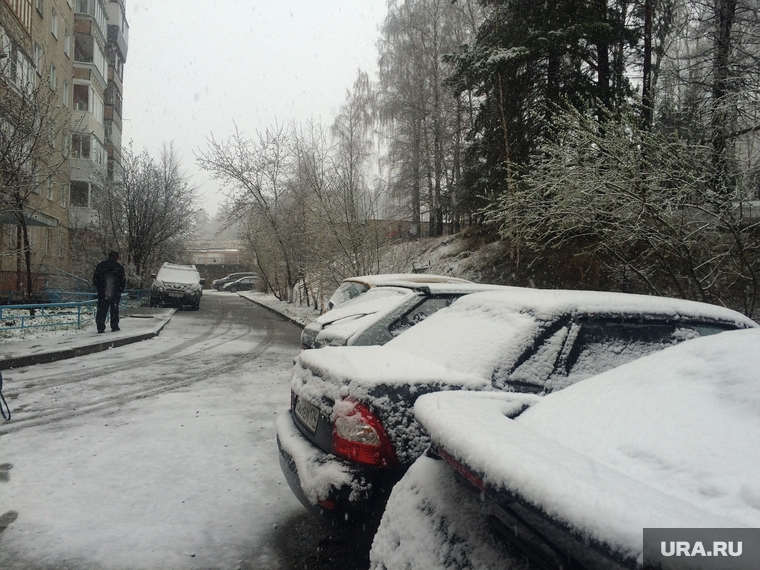 Снег 9 Мая. Златоуст, снег, машины в снегу