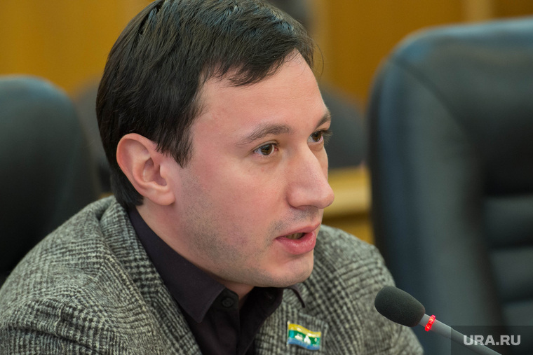 За свой «ценз оседлости» депутат Боровик не боится: сам он живет в Кировском районе Екатеринбурга в хрущевке-пятиэтажке 