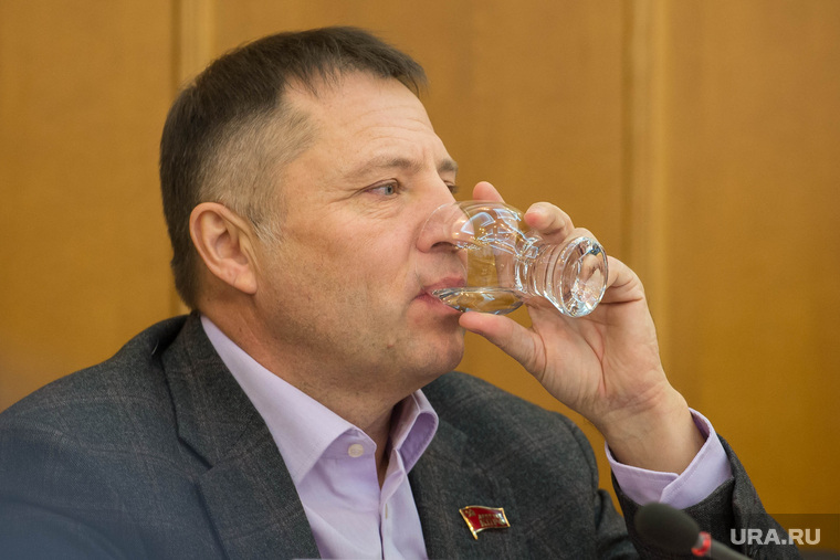 Заседание Городской думы Екатеринбург, стакан, вегнер вячеслав, жажда