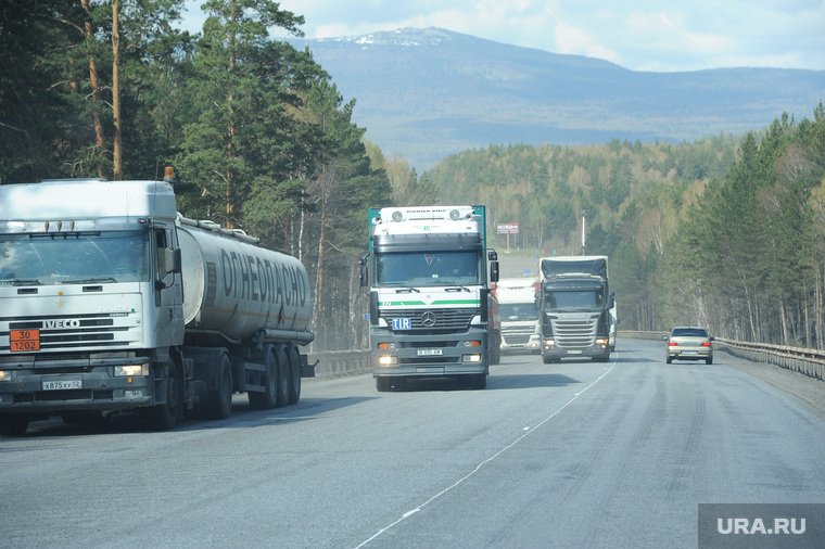 Клипарт. Челябинск, огнеопасно, цистерна, трасса м-5, фура