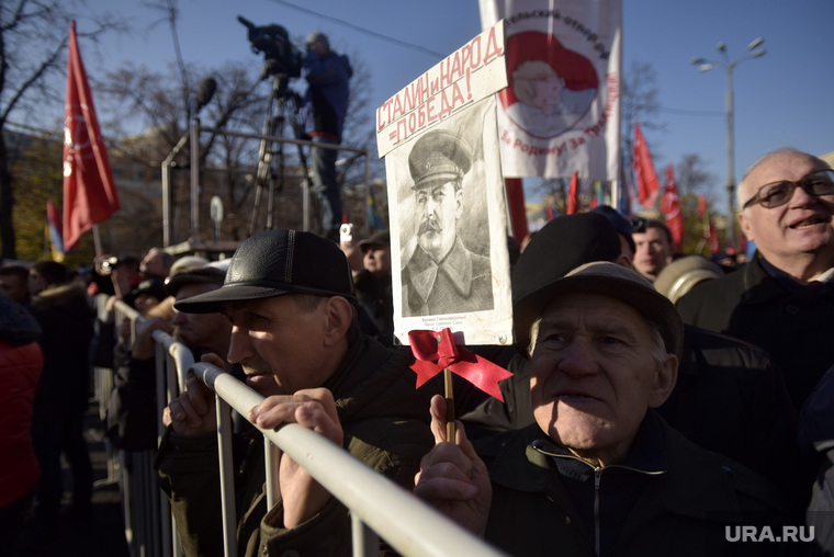 Митинг КПРФ на площади Революции. Москва. , митинг коммунистов, сталин иосиф, митинг кпрф