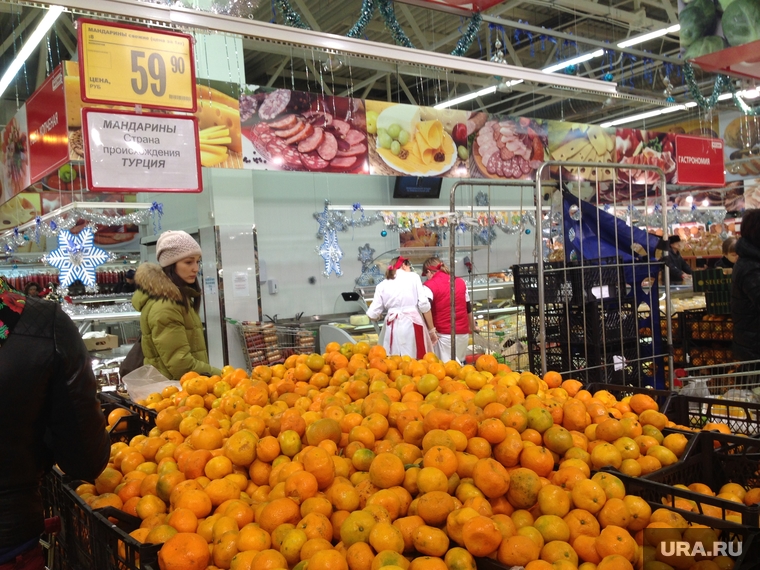 Цены на новогодние продукты в магазинах Кургана, фрукты, мандарины