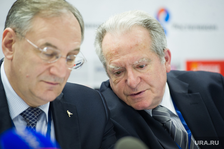 Генеральный директор Федерации фигурного катания России Александр Коган и Александр Лакерник, главный судья соревнований. 