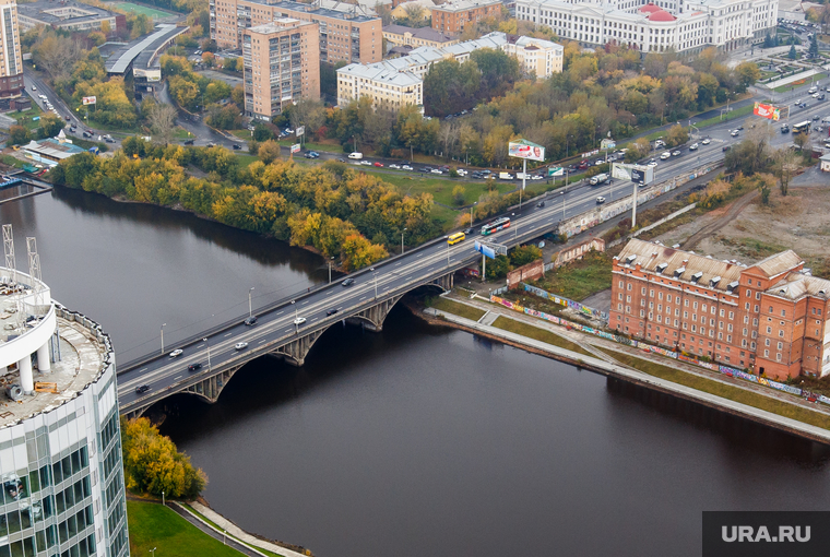 Екатеринбург с башни "Исеть", макаровский мост, город екатеринбург