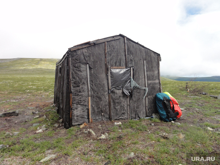 Труп на перевале Дятлова, карта, домик у горы Моттевчахль, турист-одиночка Олег