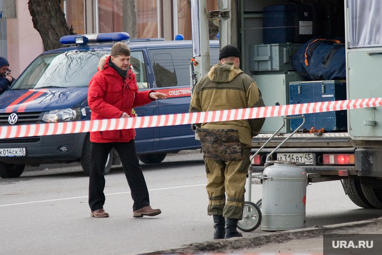 Взрывное устройство
Курган
остановка у Куйбышева 75
22.11.2013г, следственный комитет, контейнер  с гранатой, взрывотехник