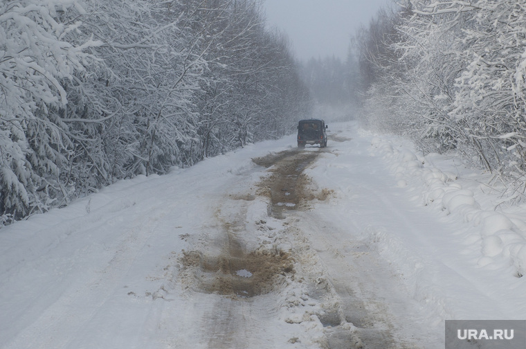 Дорога на поселок Серебрянка под Нижним Тагилом, зима, зимняя дорога